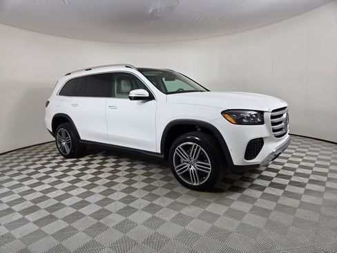 Used 2025 Mercedes-Benz GLS 450 4MATIC image 1