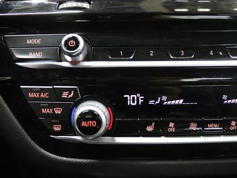 Used 2021 BMW 540i xDrive w/ Premium Package image 33