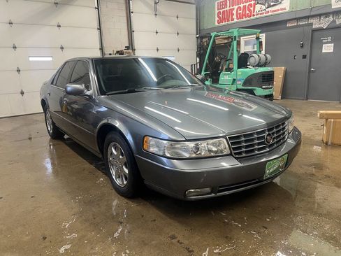 Used 2004 Cadillac Seville SLS w/ Preferred Equipment Group image 2