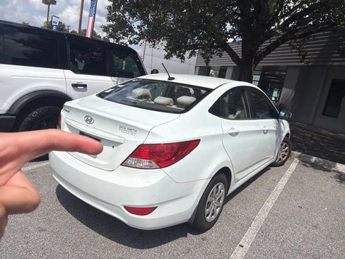 Used 2013 Hyundai Accent GLS FWD image 4