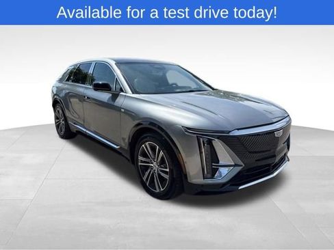 Used 2024 Cadillac Lyriq Luxury AWD/4WD image 3