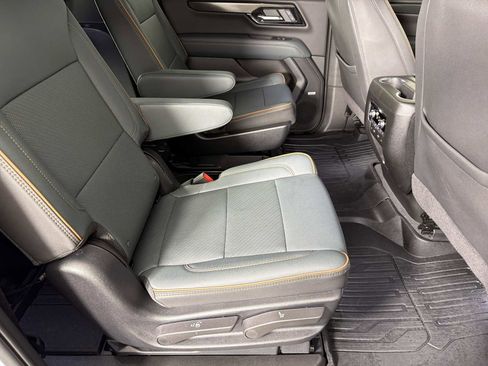 Used 2025 GMC Yukon XL AT4 w/ AT4 Premium Plus Package image 17