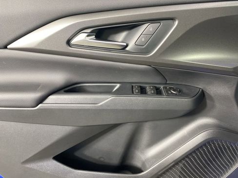 New 2026 Chevrolet Equinox EV LT image 20