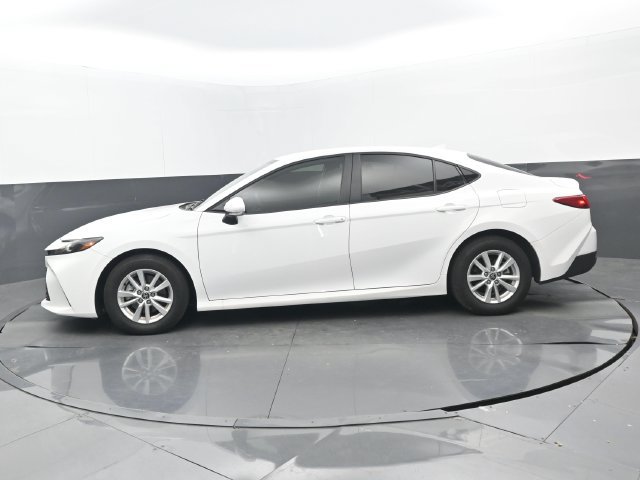 Used 2026 Toyota Camry LE FWD image 7