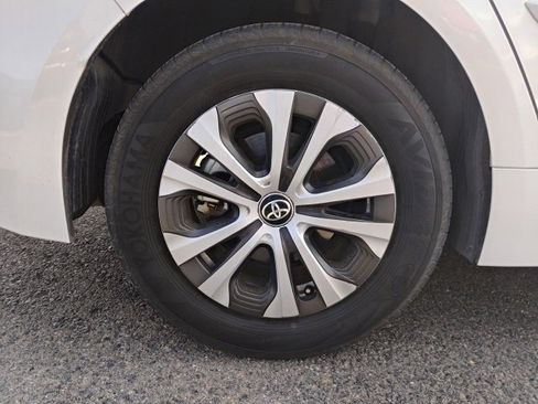 Used 2022 Toyota Corolla LE image 12