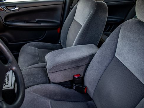 Used 2008 Chevrolet Impala LT image 23