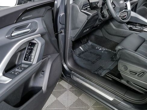 Used 2025 Audi Q5 Premium Plus image 8