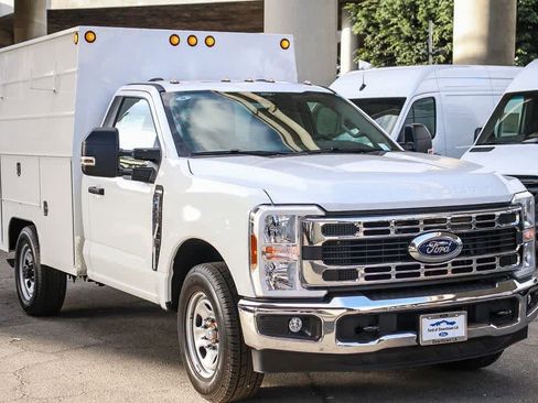 New 2026 Ford F350 XL w/ XL Chrome Package RWD image 3