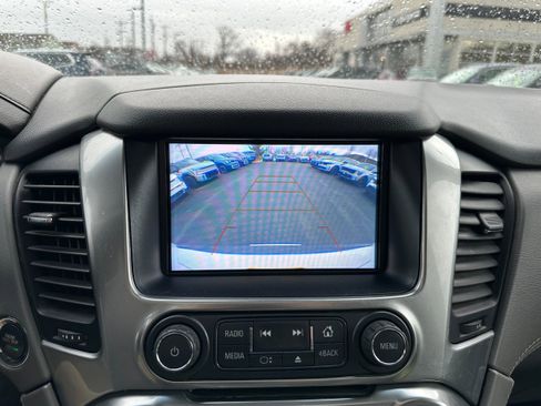 Used 2019 Chevrolet Suburban LT image 51