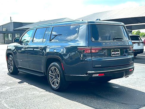 Used 2023 Jeep Wagoneer L Series II AWD/4WD image 6