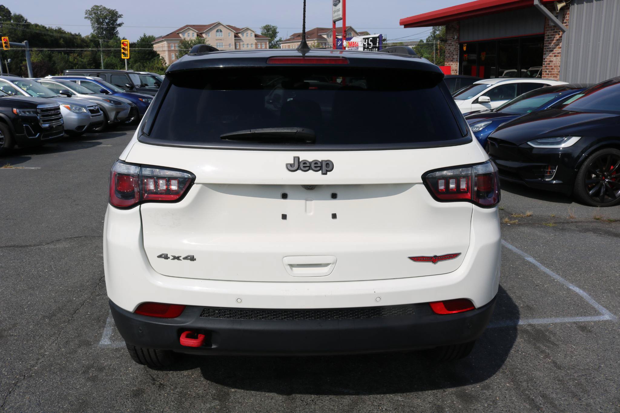 Used 2017 Jeep Compass Trailhawk w/ Leather Interior Group AWD/4WD image 4