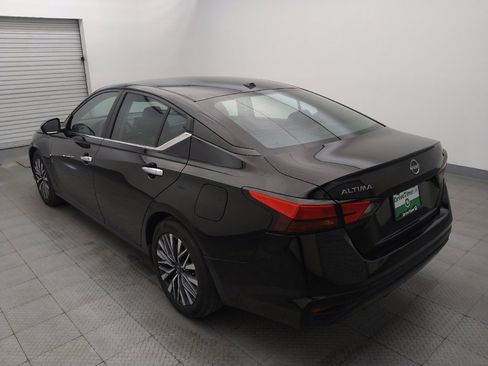Used 2023 Nissan Altima 2.5 SV FWD image 5