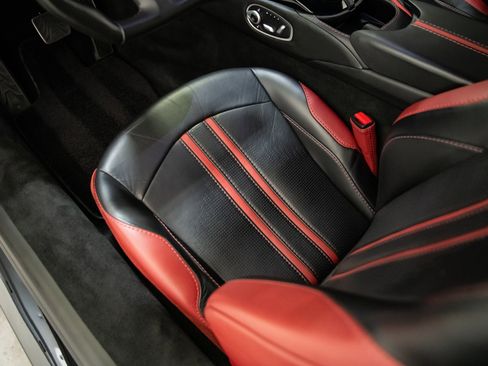 Used 2019 Aston Martin V8 Vantage Coupe RWD image 14