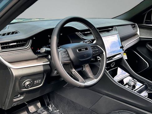 New 2027 Jeep Grand Cherokee Limited AWD/4WD image 7