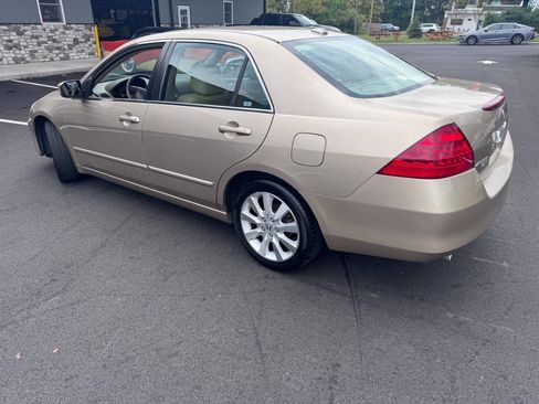 Used 2007 Honda Accord EX image 2