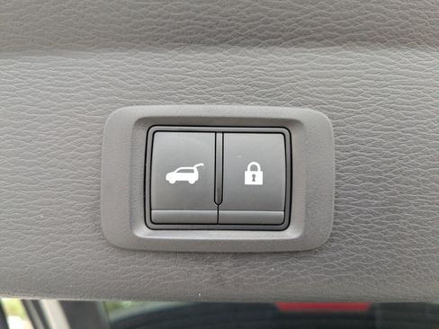 Used 2023 Mitsubishi Outlander SE image 16