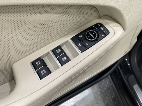 Used 2017 Genesis G80 3.8 w/ Option Group 03 image 16