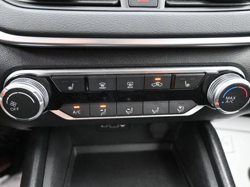 Used 2020 Nissan Altima 2.5 S AWD/4WD image 11
