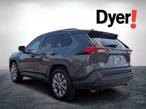 Used 2021 Toyota RAV4 XLE Premium image 7