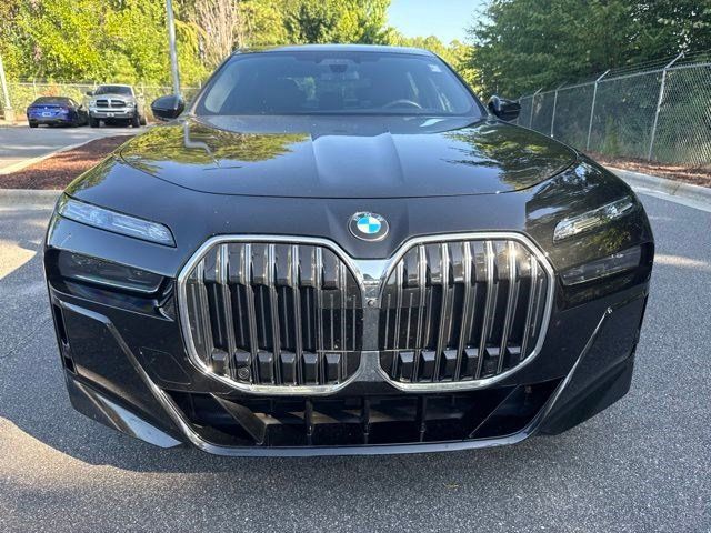 Certified 2024 BMW 760i xDrive w/ Executive Package AWD/4WD image 10