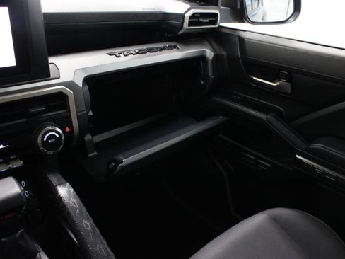 Used 2024 Toyota Tacoma TRD Sport AWD/4WD image 23