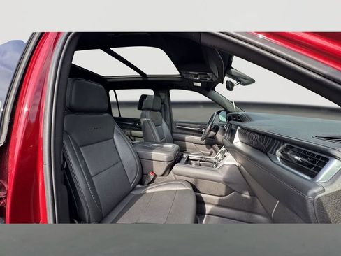 Used 2021 GMC Yukon XL Denali w/ Denali Ultimate Package image 6