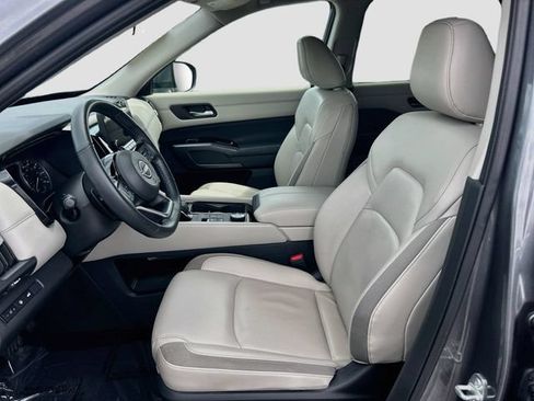 Certified 2025 Nissan Pathfinder SL AWD/4WD image 18