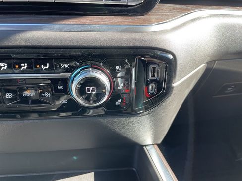 Used 2025 GMC Sierra 1500 SLT w/ SLT Premium Plus Package image 21