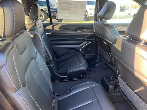 New 2026 Jeep Grand Cherokee L Limited w/ Limited Altitude Package image 10