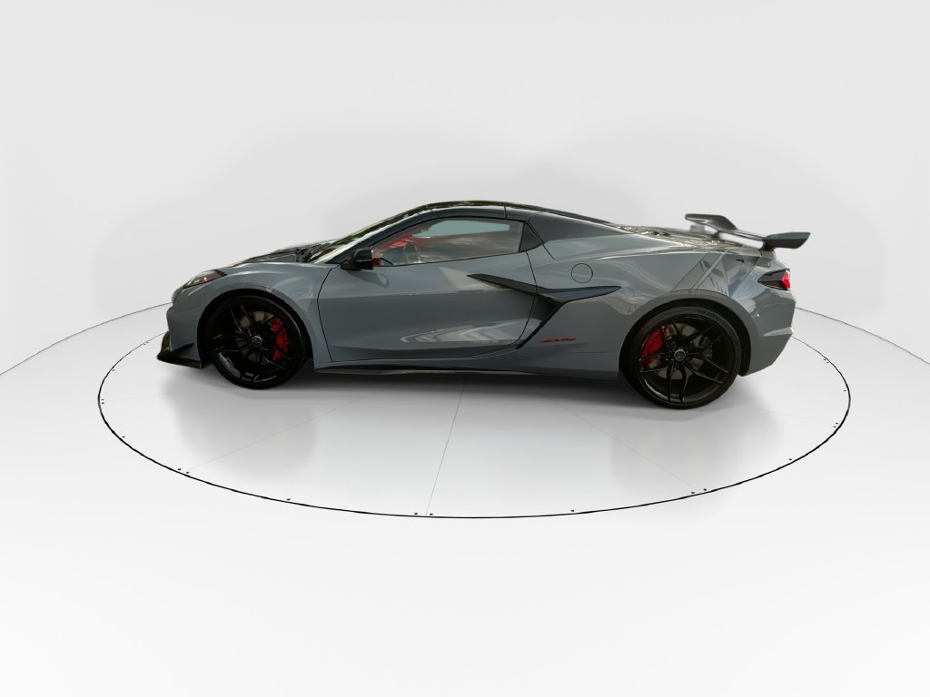 Used 2025 Chevrolet Corvette Z06 w/ Stealth Interior Trim Package RWD image 5