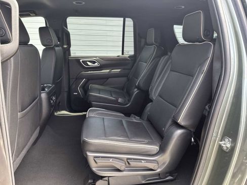 Certified 2023 Chevrolet Suburban Premier RWD image 17