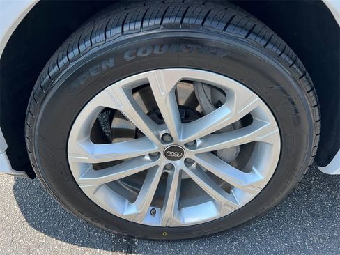 Used 2025 Audi Q7 2.0T Premium w/ Convenience Package image 11