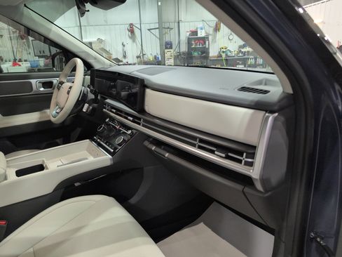 Used 2025 Hyundai Santa Fe SEL image 17