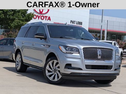 Used 2024 Lincoln Navigator Reserve AWD/4WD image 2