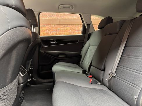 Used 2019 Kia Sorento FWD w/ Option Group 020 image 21