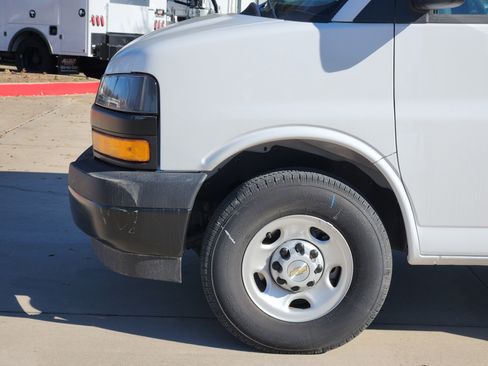 New 2025 Chevrolet Express 3500 w/ Power Convenience Package image 14