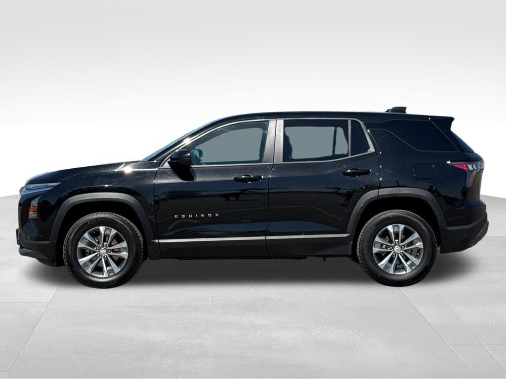 Used 2025 Chevrolet Equinox LT AWD/4WD image 2