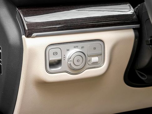 Used 2020 Mercedes-Benz GLE 350 w/ Premium Package image 24