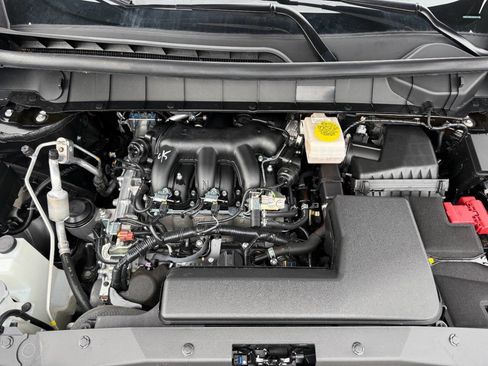 Used 2025 Nissan Pathfinder Rock Creek image 12