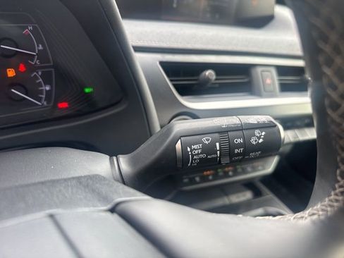 Used 2020 Lexus UX 200 w/ Premium Package image 20