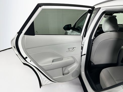 Used 2025 Hyundai Kona SEL image 25