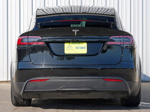 Used 2022 Tesla Model X image 11