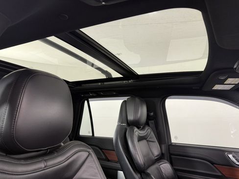 Used 2021 Lincoln Navigator L Reserve w/ Luxury Package AWD/4WD image 13