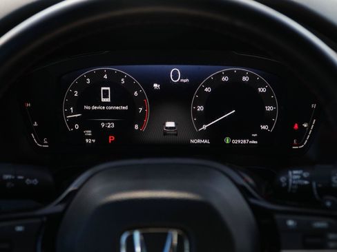 Used 2025 Honda Pilot Black Edition image 27