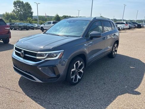 Used 2022 Volkswagen Taos SEL AWD/4WD image 1