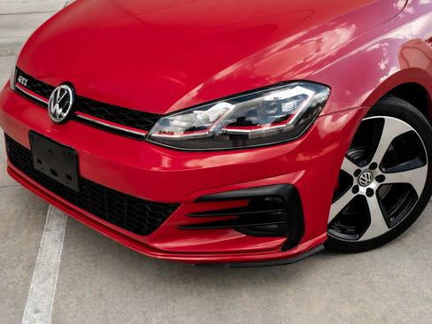 Used 2018 Volkswagen GTI SE image 17