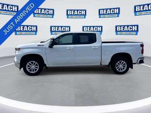 Used 2022 Chevrolet Silverado 1500 LT w/ Z71 Off-Road Package AWD/4WD image 5
