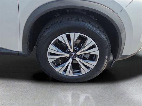 Certified 2023 Nissan Rogue SV image 4