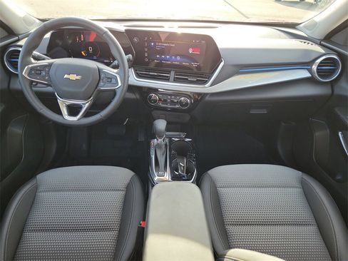 Used 2024 Chevrolet Trax LT w/ Driver Confidence Package image 10