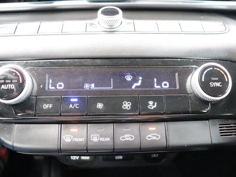 Used 2024 Hyundai Elantra SEL FWD image 31